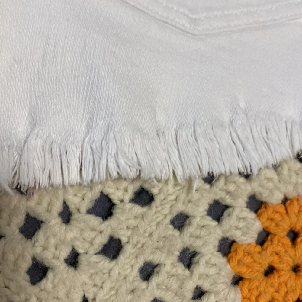 Pistola white denim frayed shorts - Picture 3 of 7